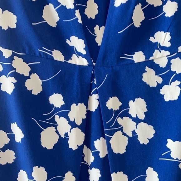 Tommy Hilfiger Floral Flutter Sleeve Mini Dress - Picture 3 of 7